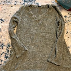Olive green long sweater. Never worn. Size s